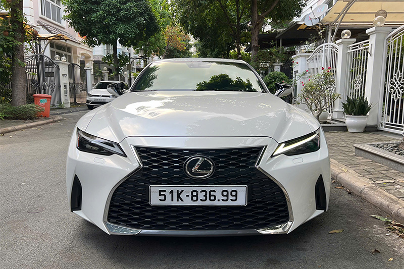 Lexus IS 300 Trắng 2021