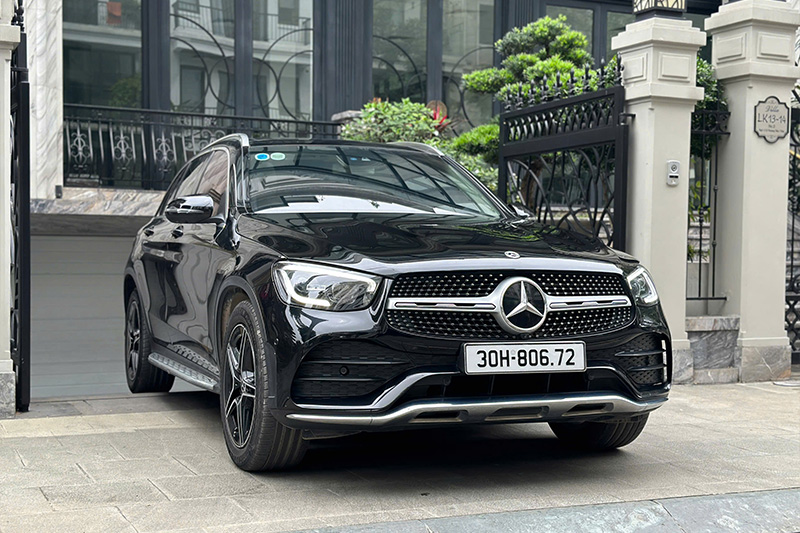 Mercedes-Benz GLC 300 Đen 2021