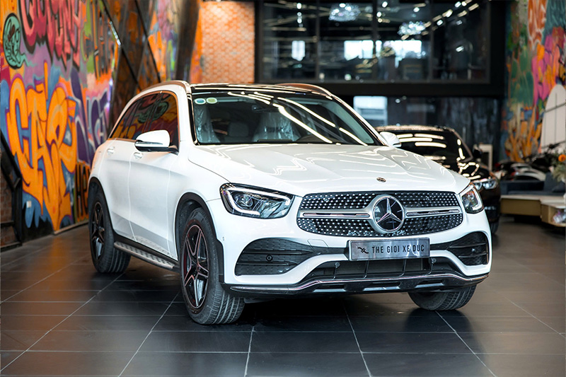 Mercedes-Benz GLC 300 AMG Trắng 2021