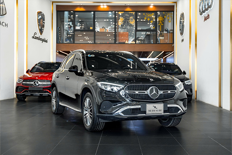 Mercedes-Benz GLC 200 Đen 2023